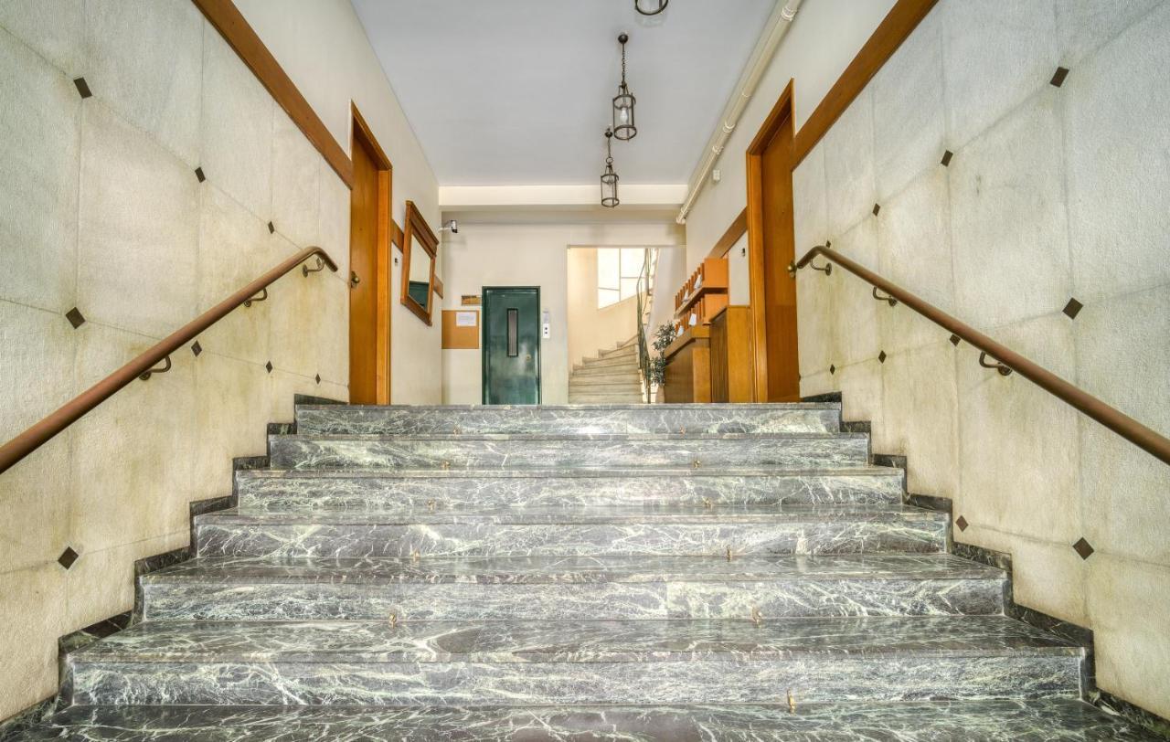 Elegant Light Two Bedroom Apartment In City Center Athen Exterior foto